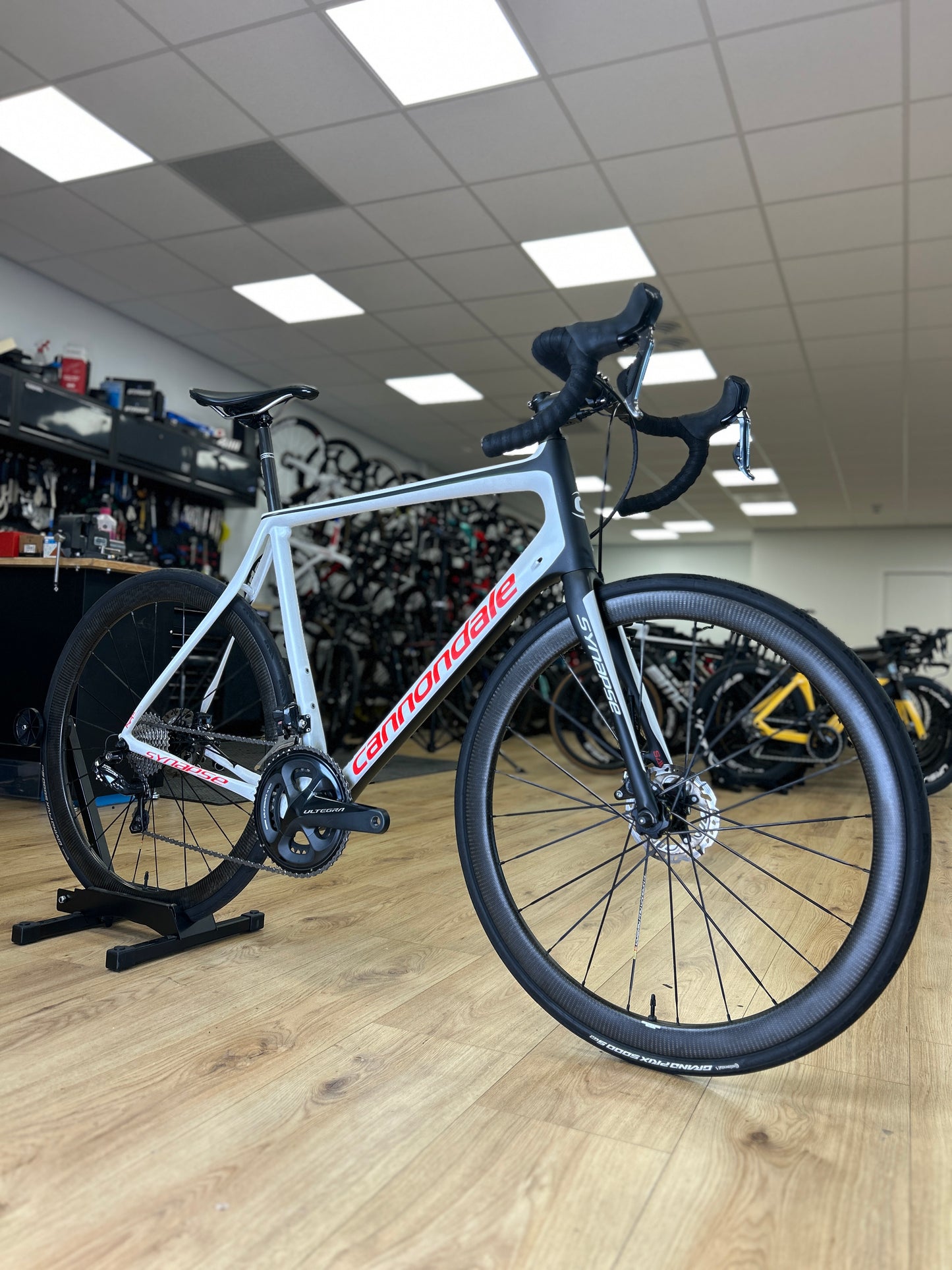 Cannondale Synapse Hi-Mod Di2 Carbon Road Bike