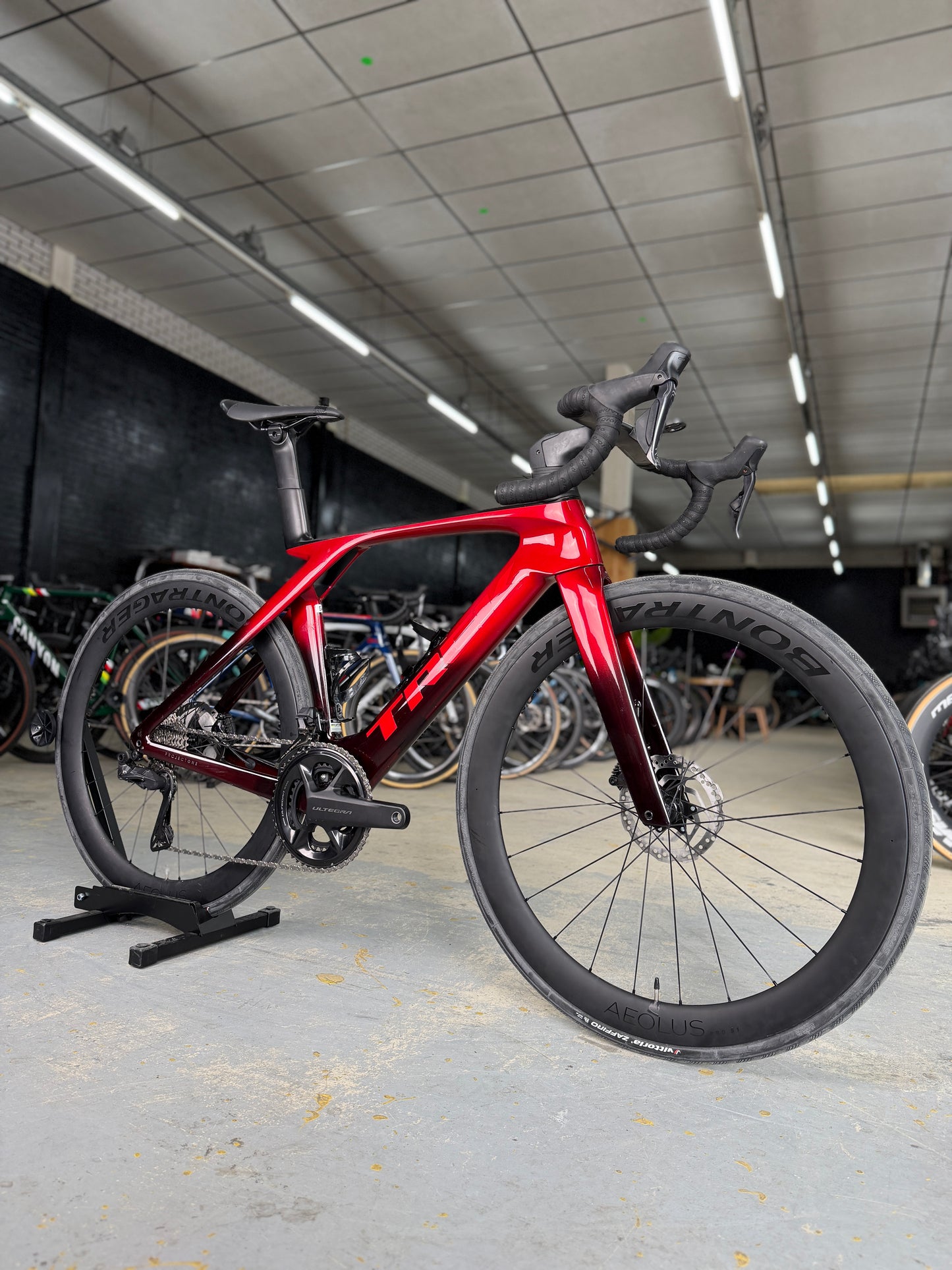 Trek Madone SLR7 Di2 Carbon Road Bike