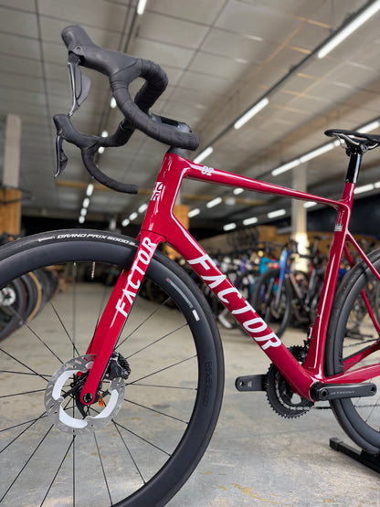 NIEUW Factor O2 VAM Di2 Carbon Racefiets