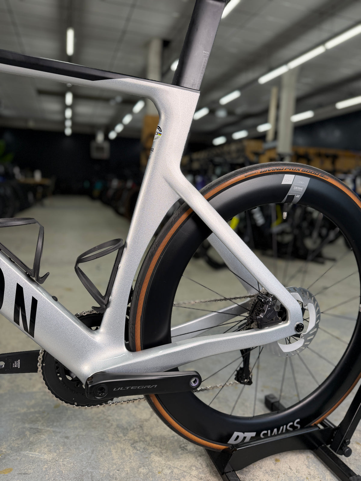 300km Canyon Aeroad CF SLX Di2 Carbon Racefiets