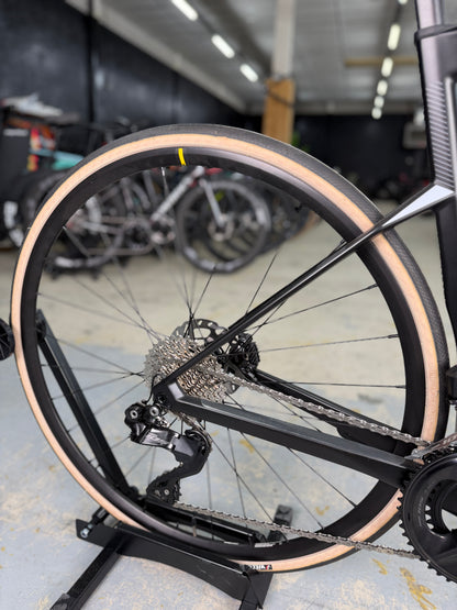 NIEUW BMC Roadmachine Four Di2 Carbon Racefiets