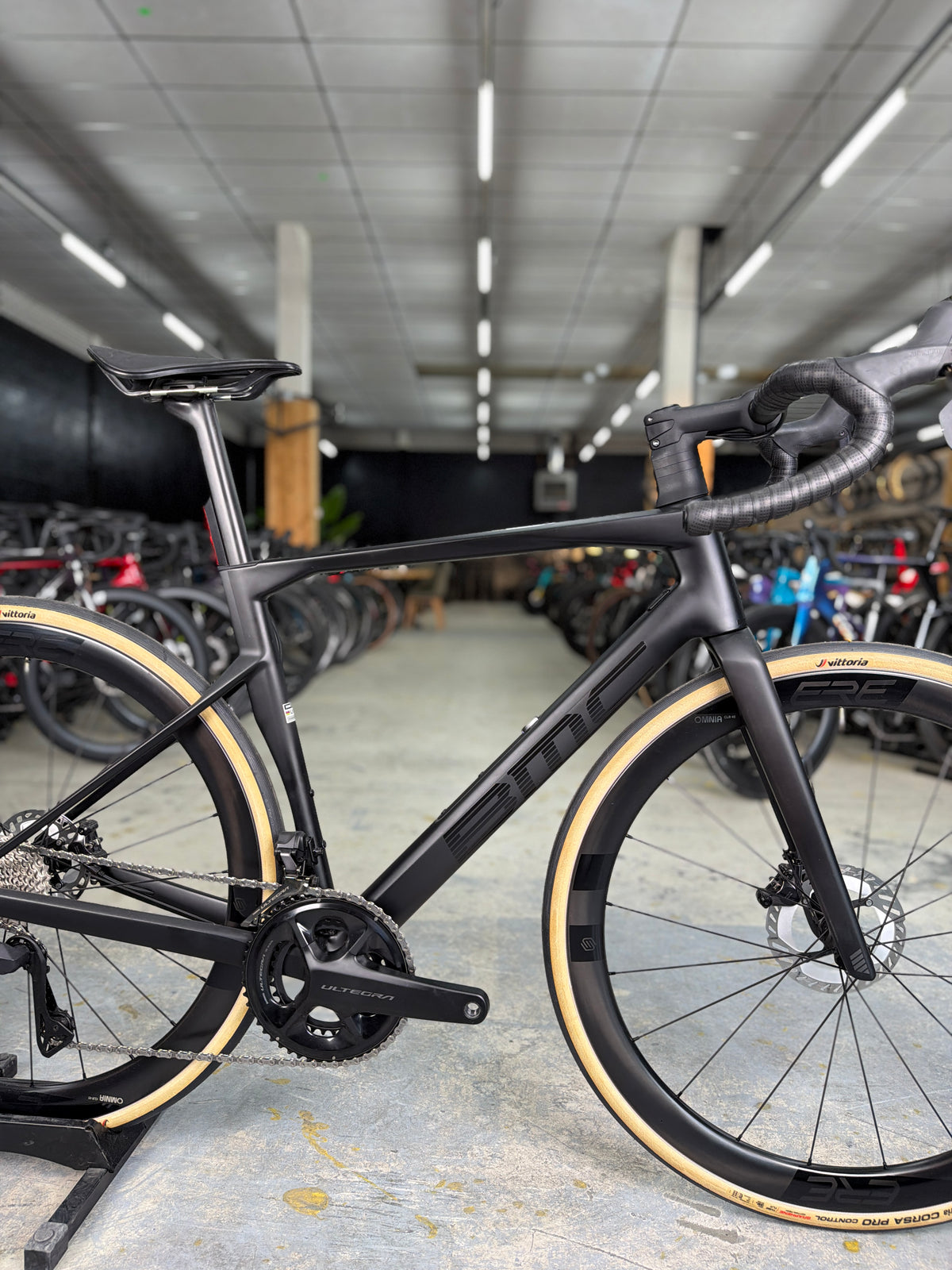 NIEUW BMC Roadmachine Di2 Carbon Racefiets