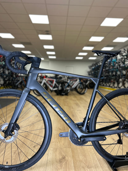 0km Showroom Model Sensa Giulia GF Di2 Carbon Racefiets