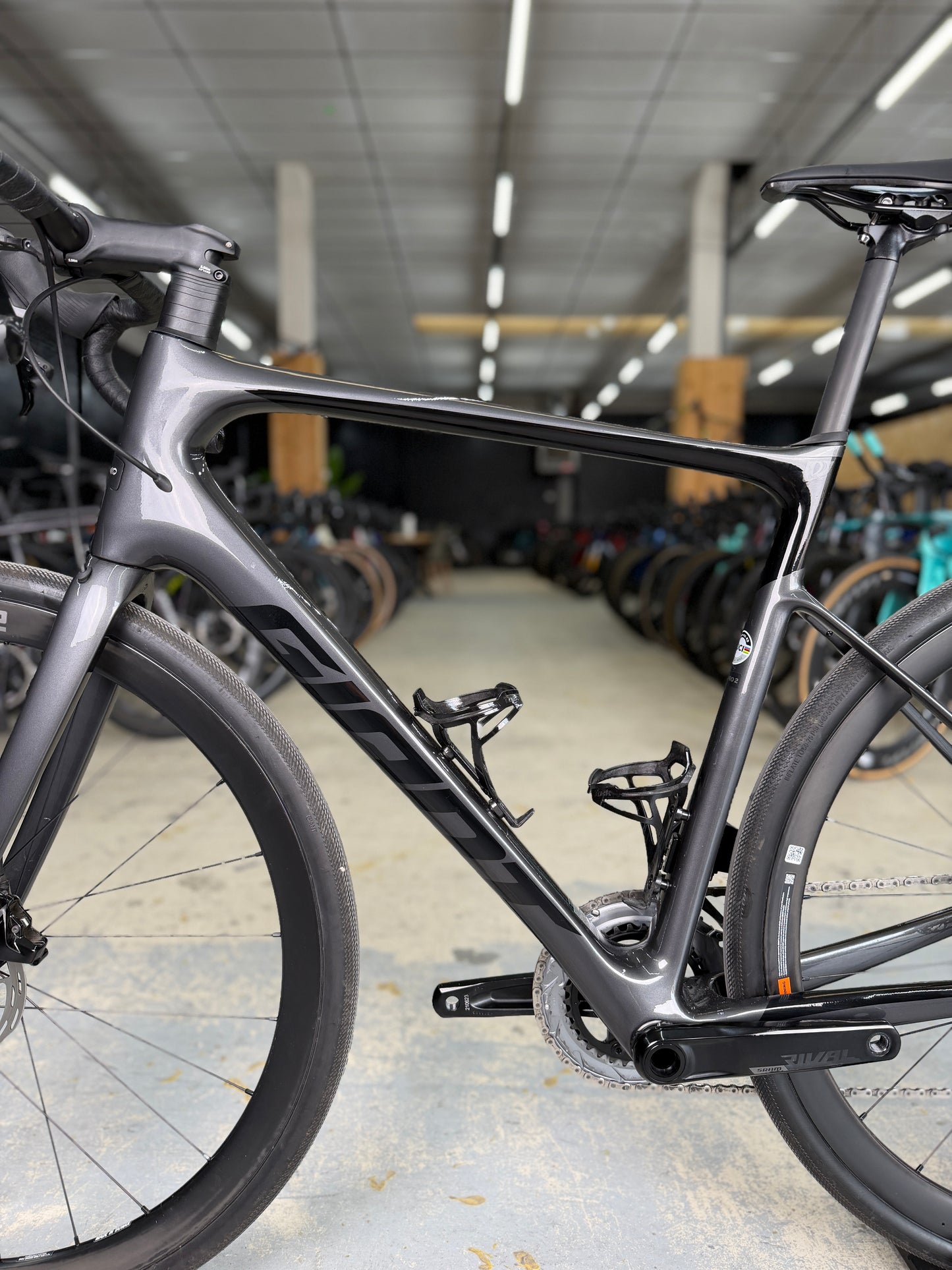 Giant Defy Advanced Pro AXS Carbon Racefiets