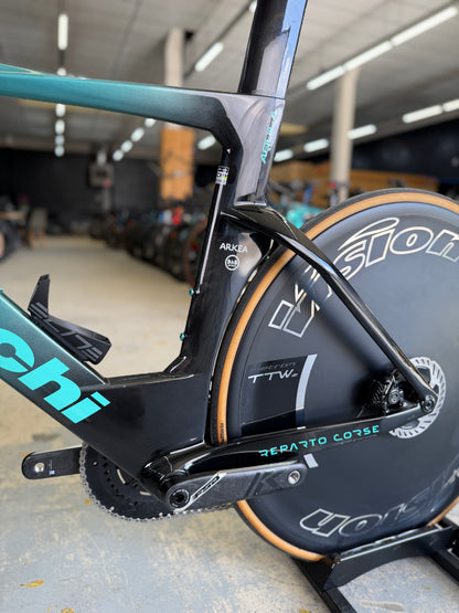 Bianchi Aquila RC Disc Di2 Carbon Road Bike