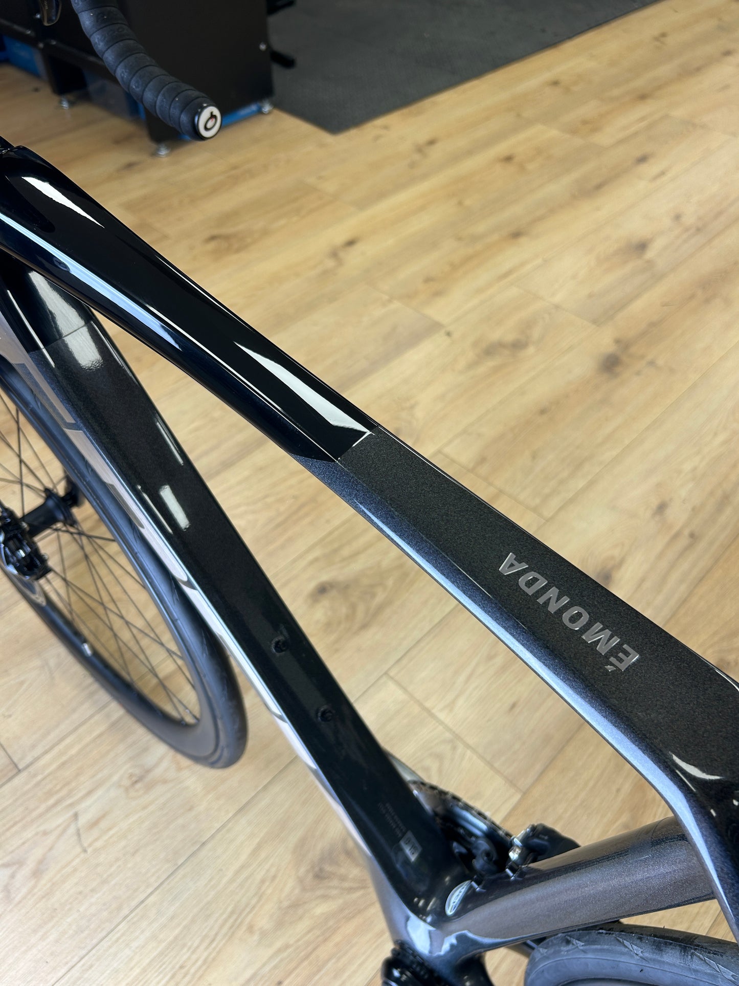 Trek Emonda SL6 AXS Carbon Road Bike