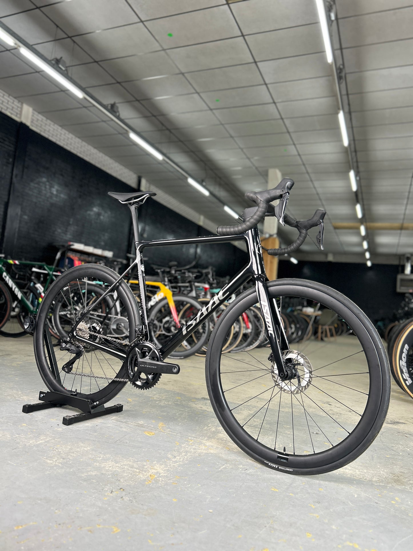 NIEUW Isaac Element Di2 Carbon Racefiets