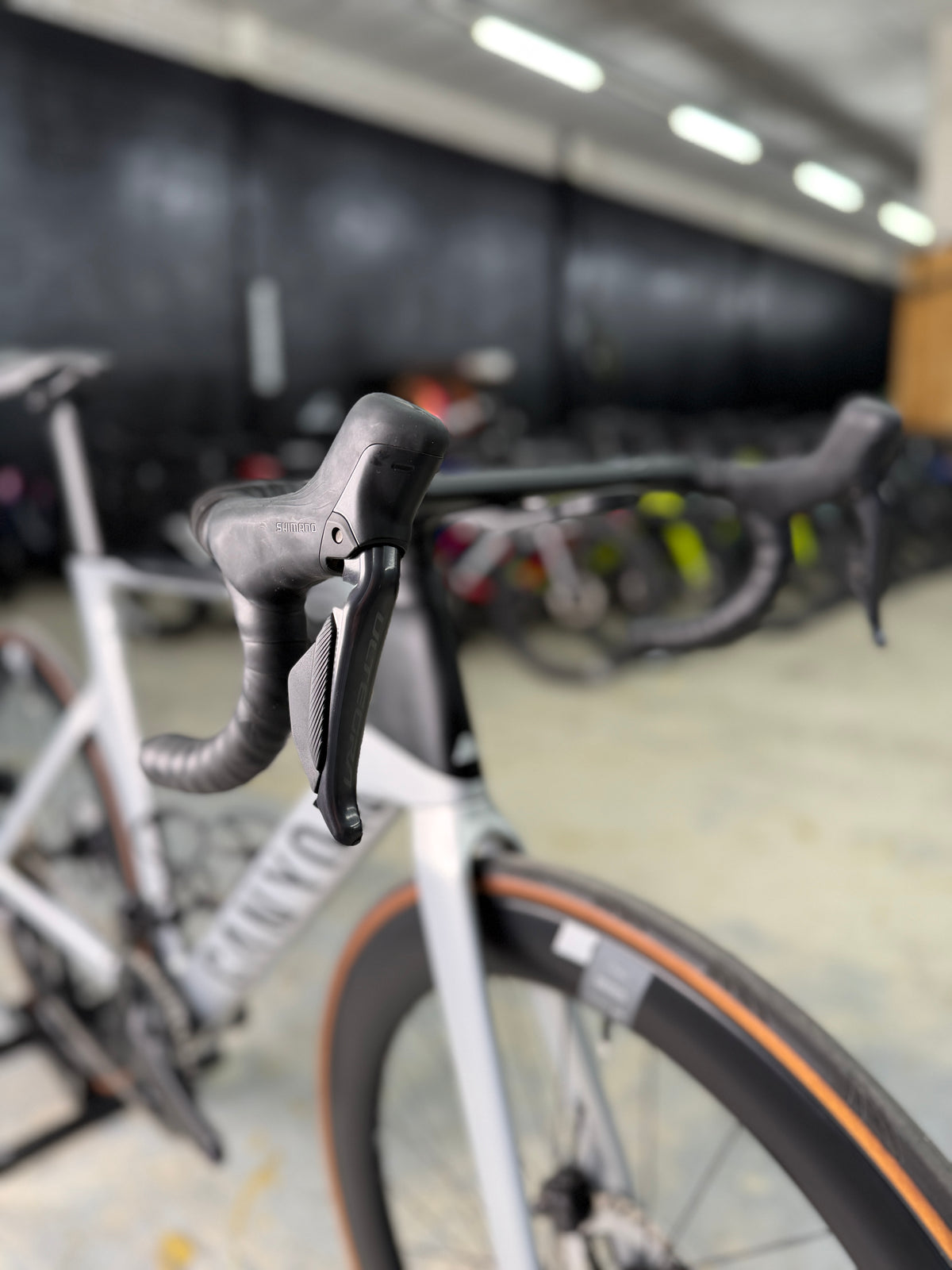 300km Canyon Aeroad CF SLX Di2 Carbon Racefiets