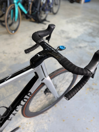 Factor ONE AXS Carbon Racefiets