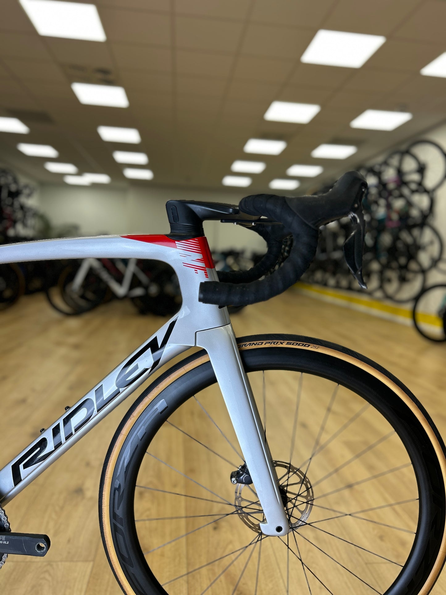 Ridley Noah Fast Disc Di2 Carbon Racefiets