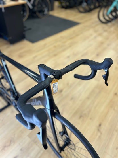 0km Showroom Model Cervélo Caledonia-5 AXS Carbon Racefiets