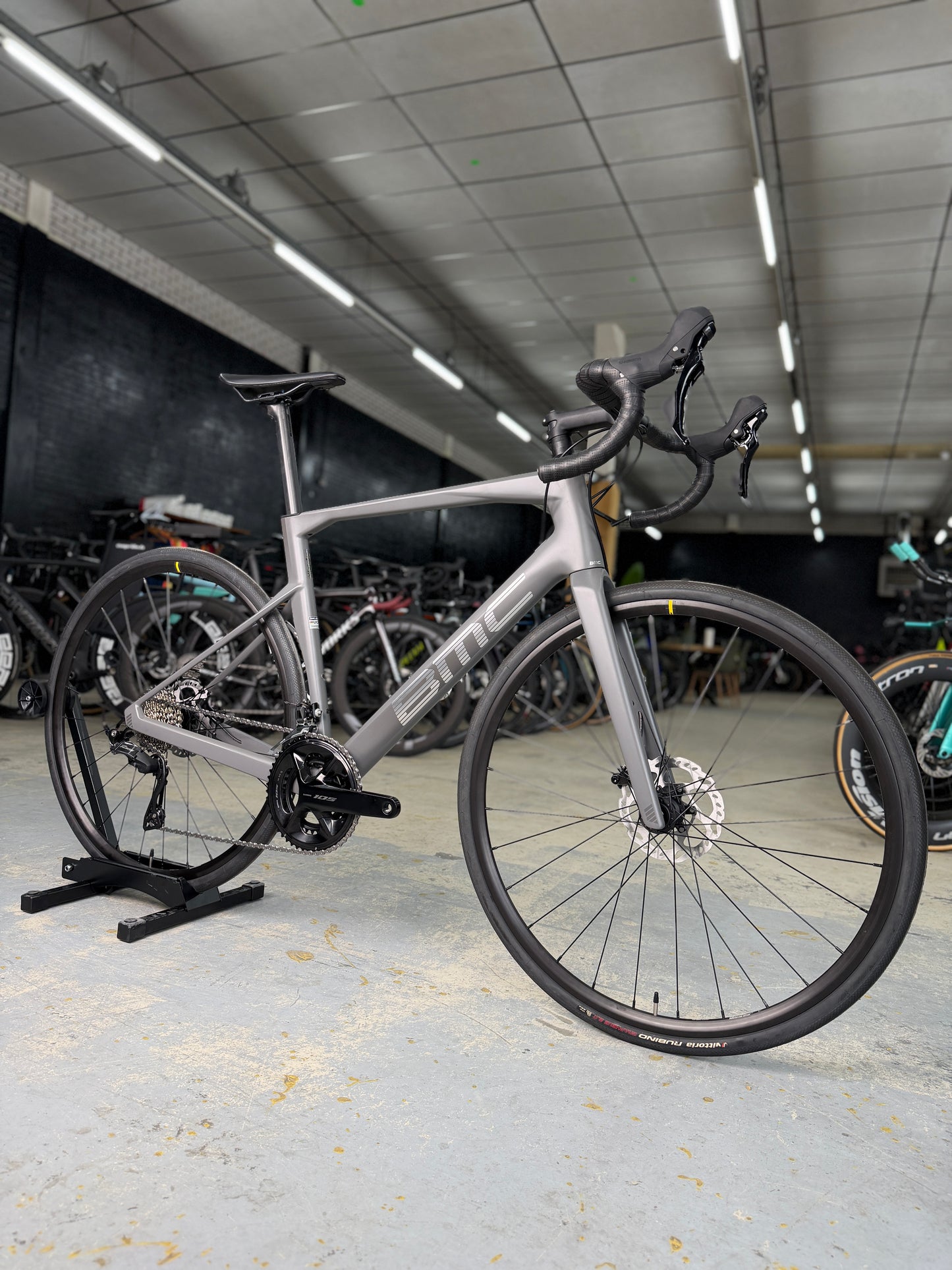 NIEUW BMC Roadmachine FIVE Carbon Racefiets