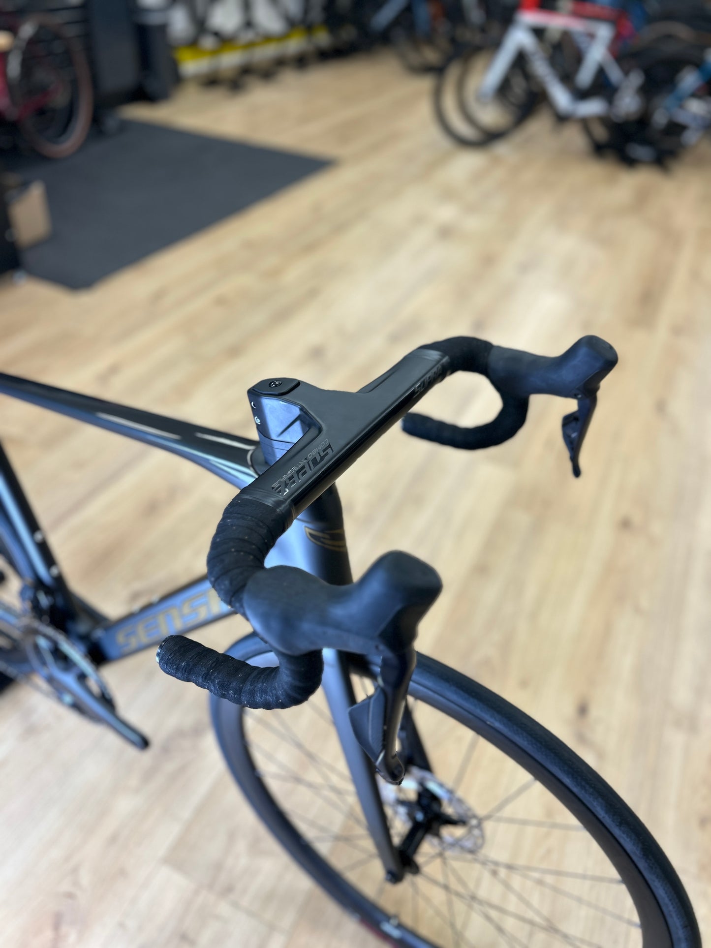 0km Showroom Model Sensa Giulia GF Di2 Carbon Racefiets