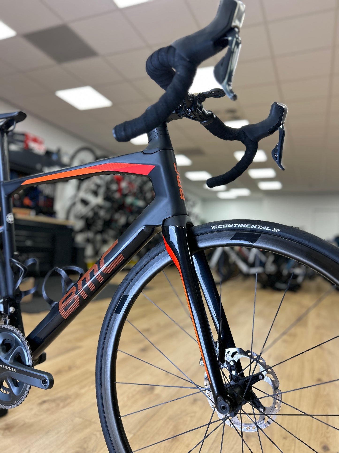 1000 km BMC Roadmachine 01 Di2 Carbon Racefiets