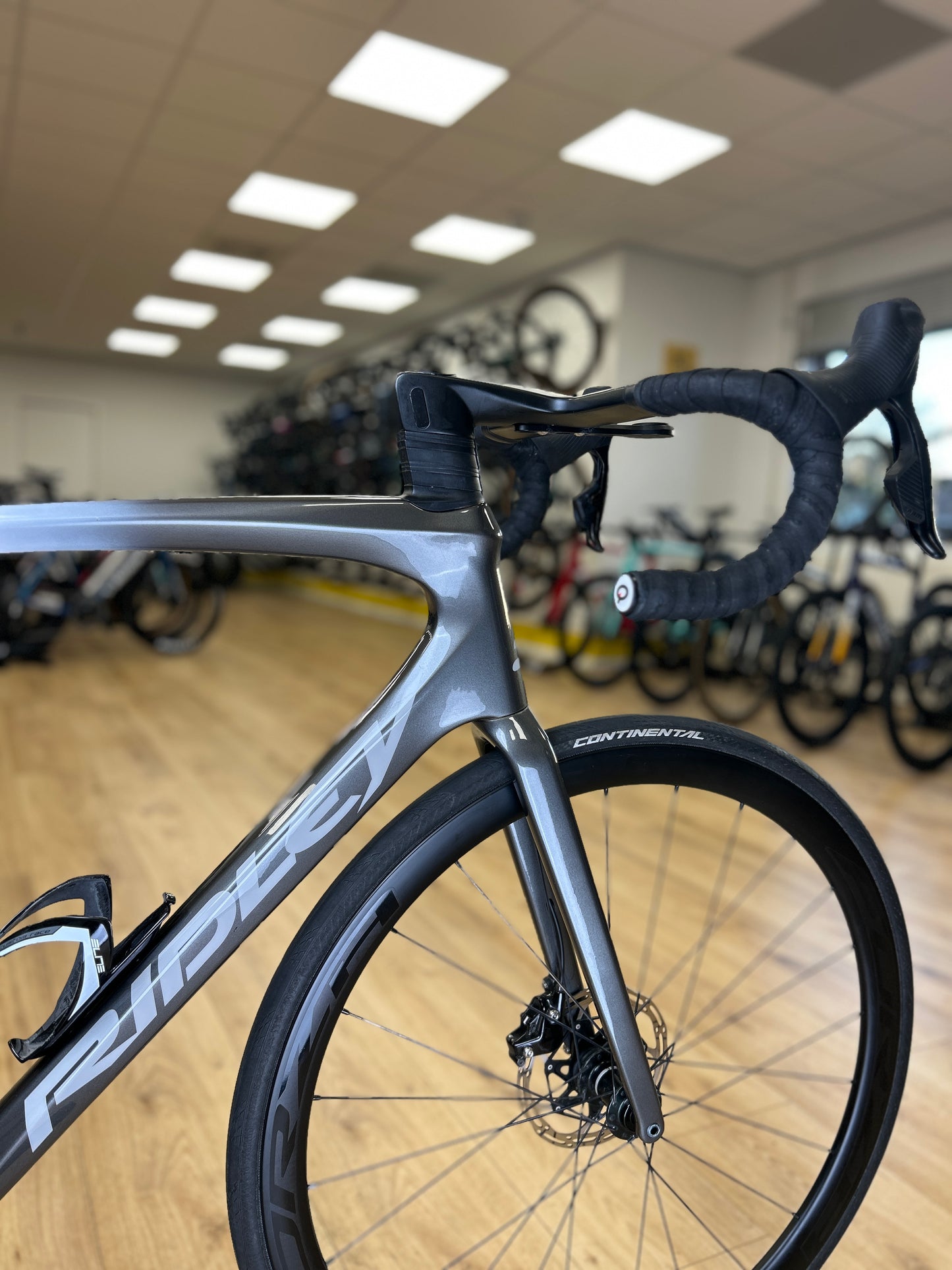 Ridley Fenix ​​SLiC AXS Carbon Road Bike