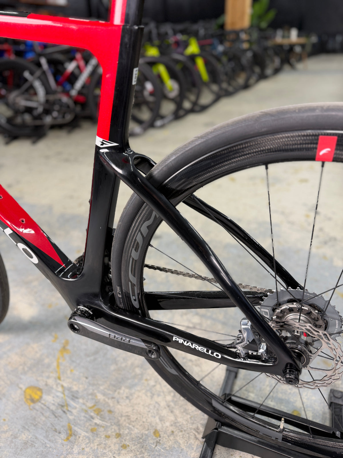 Pinarello F eTap Red Carbon Racefiets