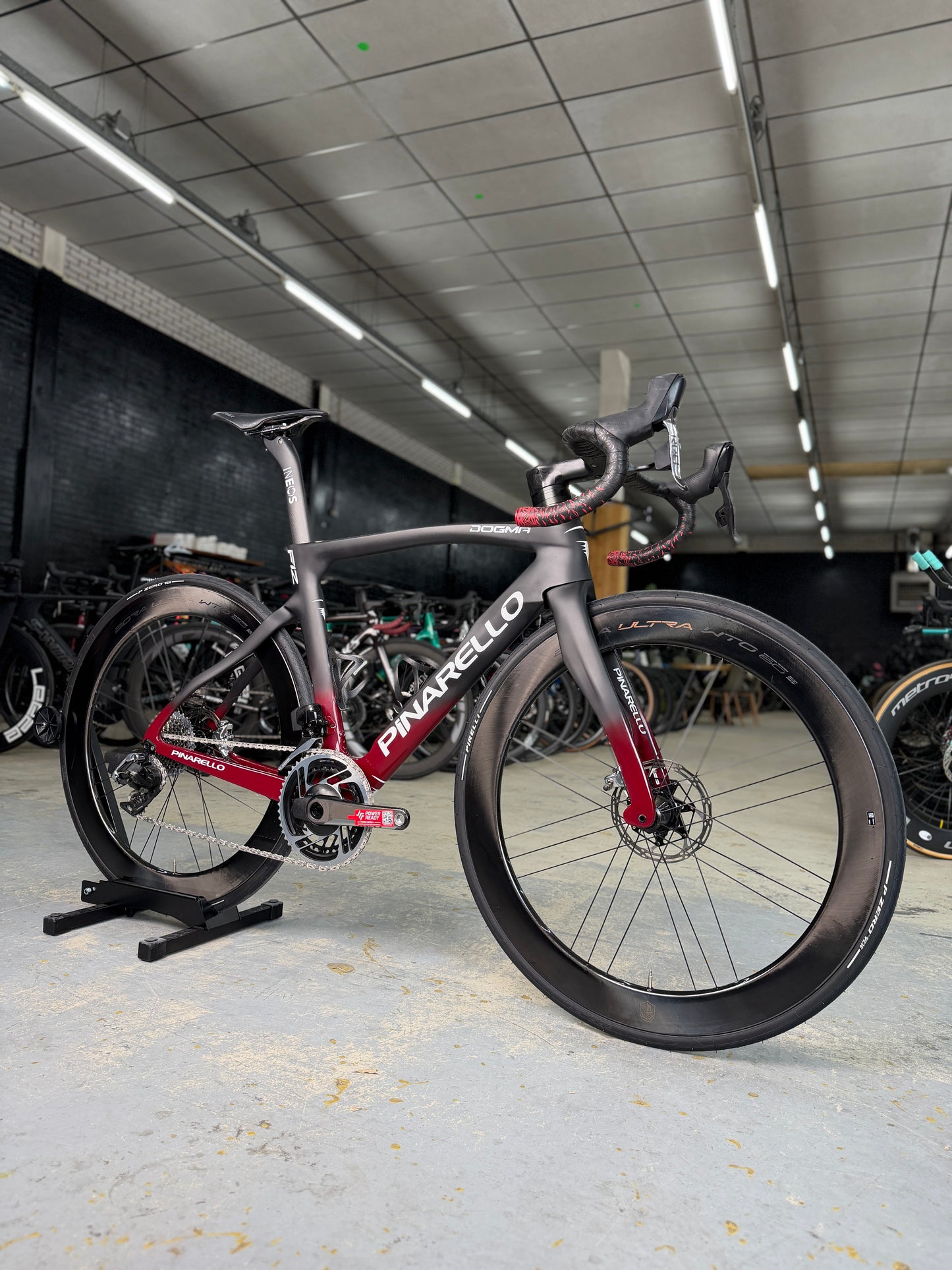 Pinarello Dogma F12 INEOS Team eTap Carbon Racefiets