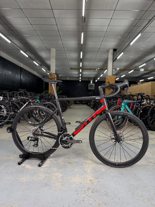 NIEUW BMC Teammachine SLR 01 ONE Red eTap Carbon Racefiets