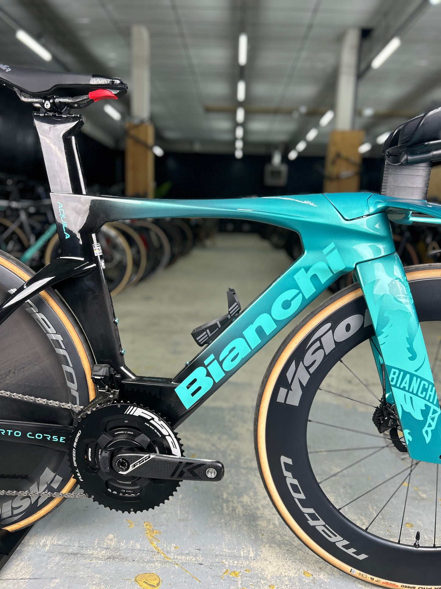 Bianchi Aquila RC Disc Di2 Carbon TT