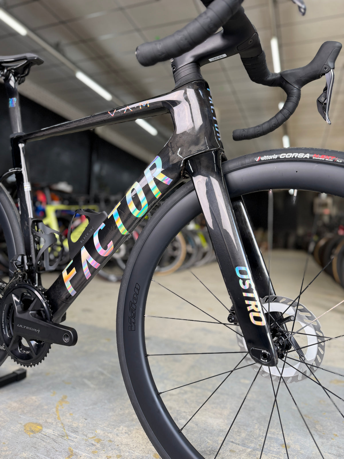NIEUW Factor Ostro VAM Di2 Carbon Racefiets