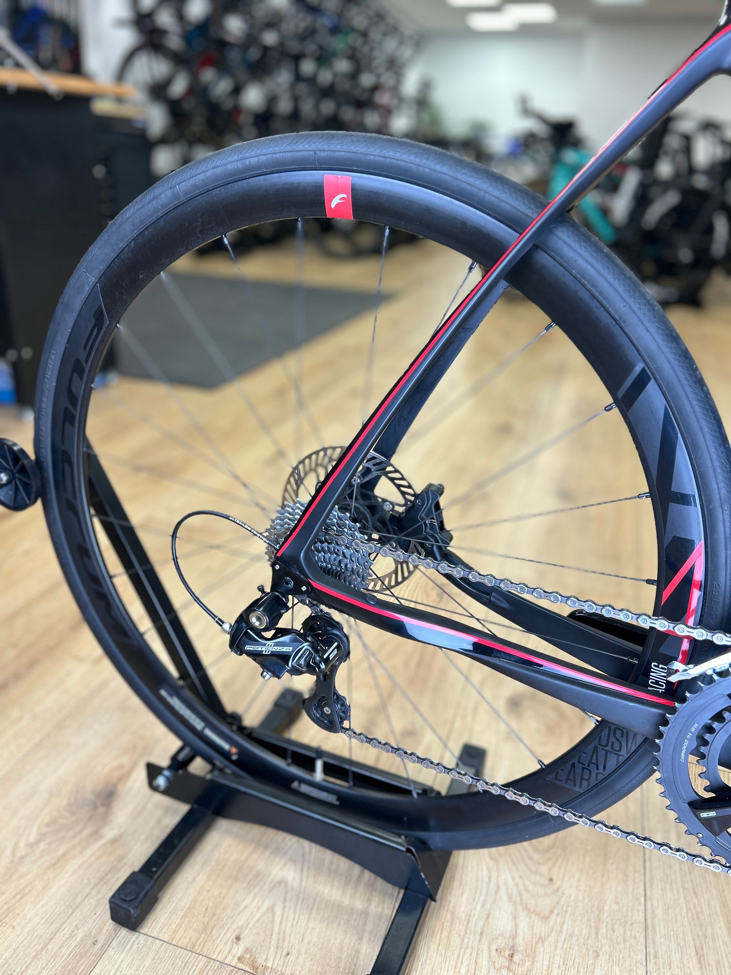 The Rosa Idol Carbon Racing Bike