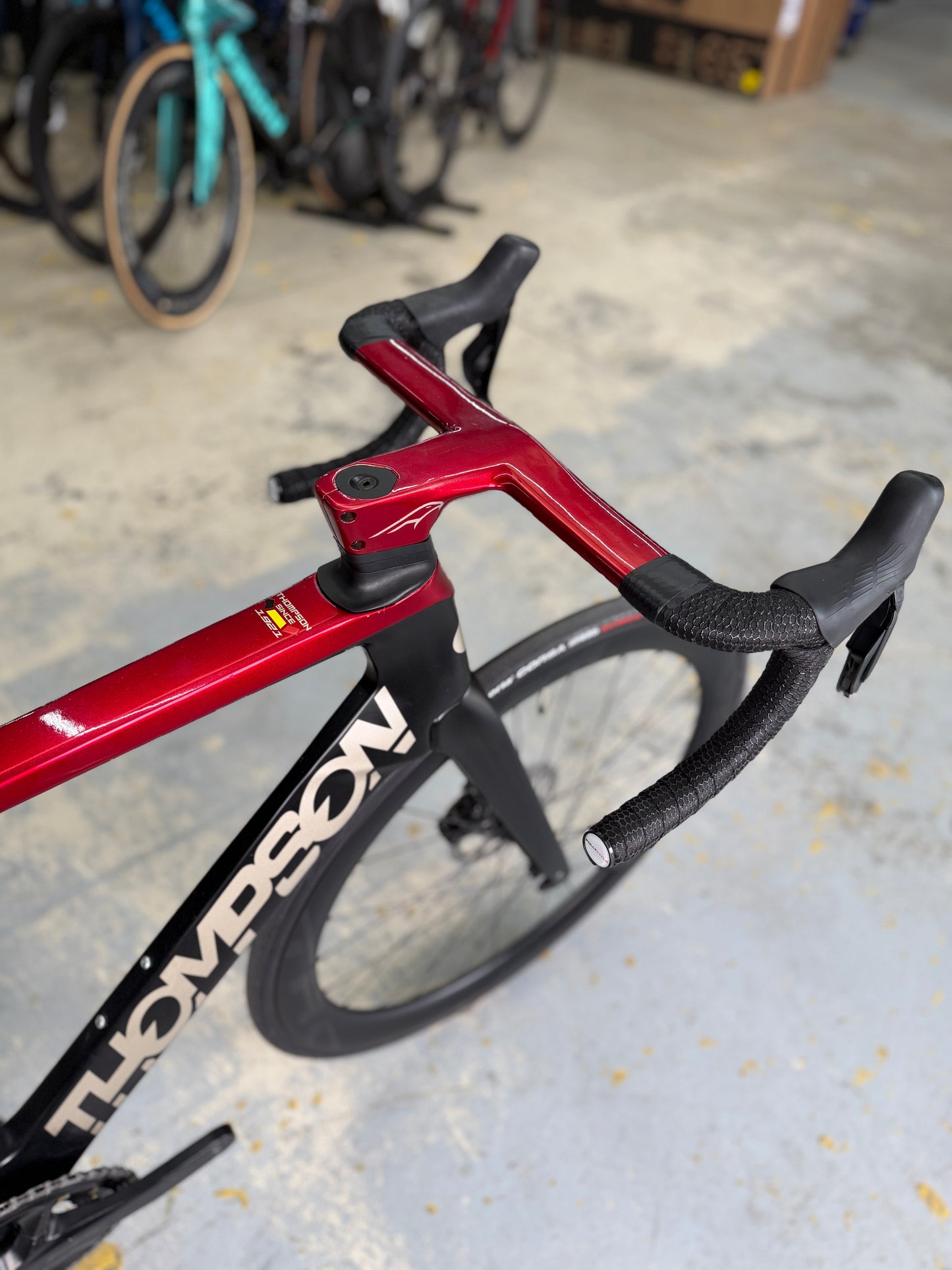 Thompson Falcon Di2 Carbon Racefiets