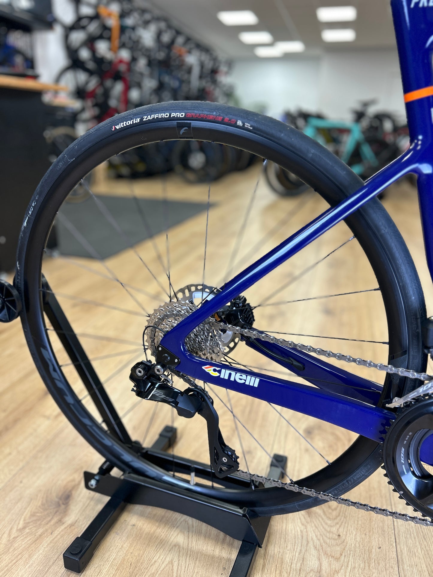 0km Showroom Model Cinelli Pressure Di2 Carbon Racefiets