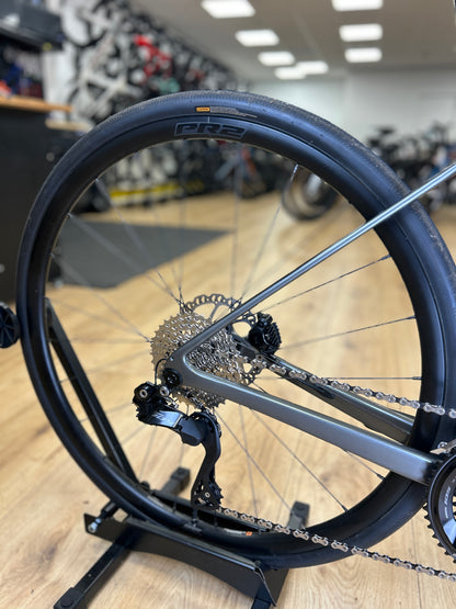 SHOWROOM MODEL 0km Giant Defy Advanced 1 Di2 Carbon Racefiets