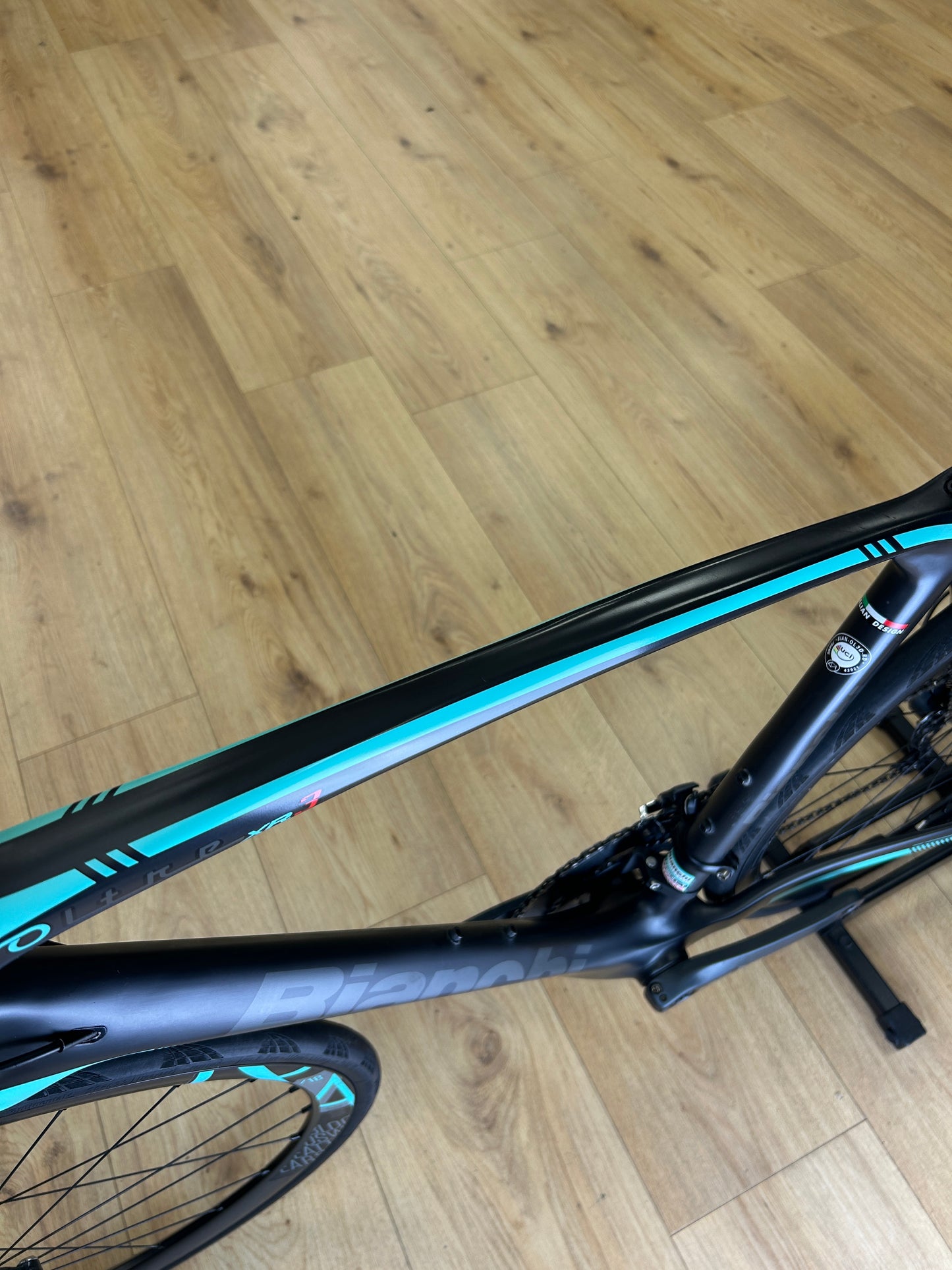 Bianchi Oltre XR3 Disc Carbon Road Bike