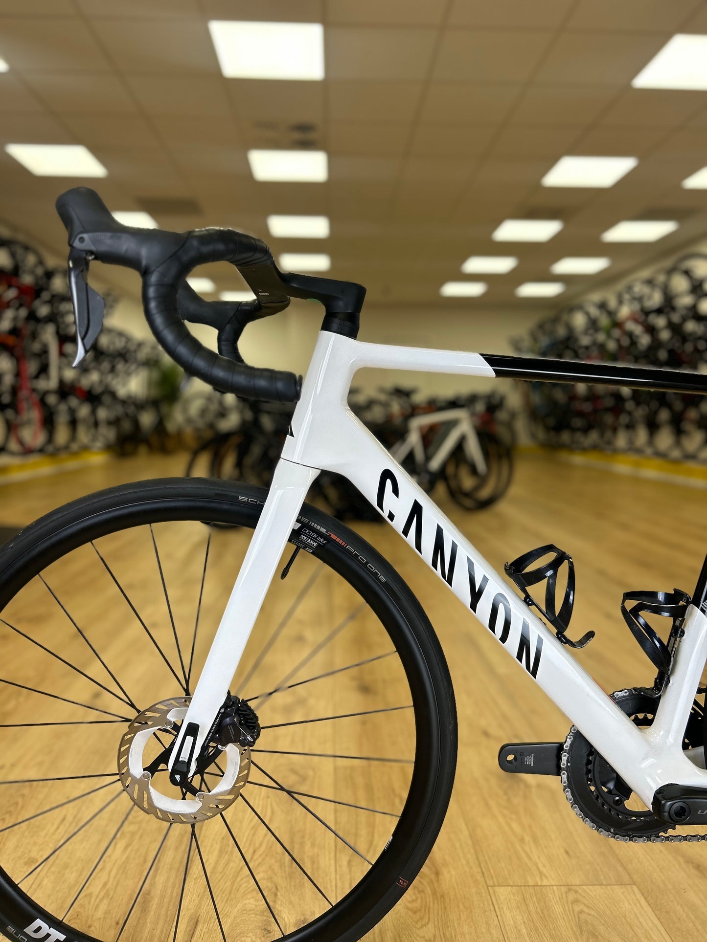 2024 500km Canyon Ultimate Di2 Carbon Racefiets