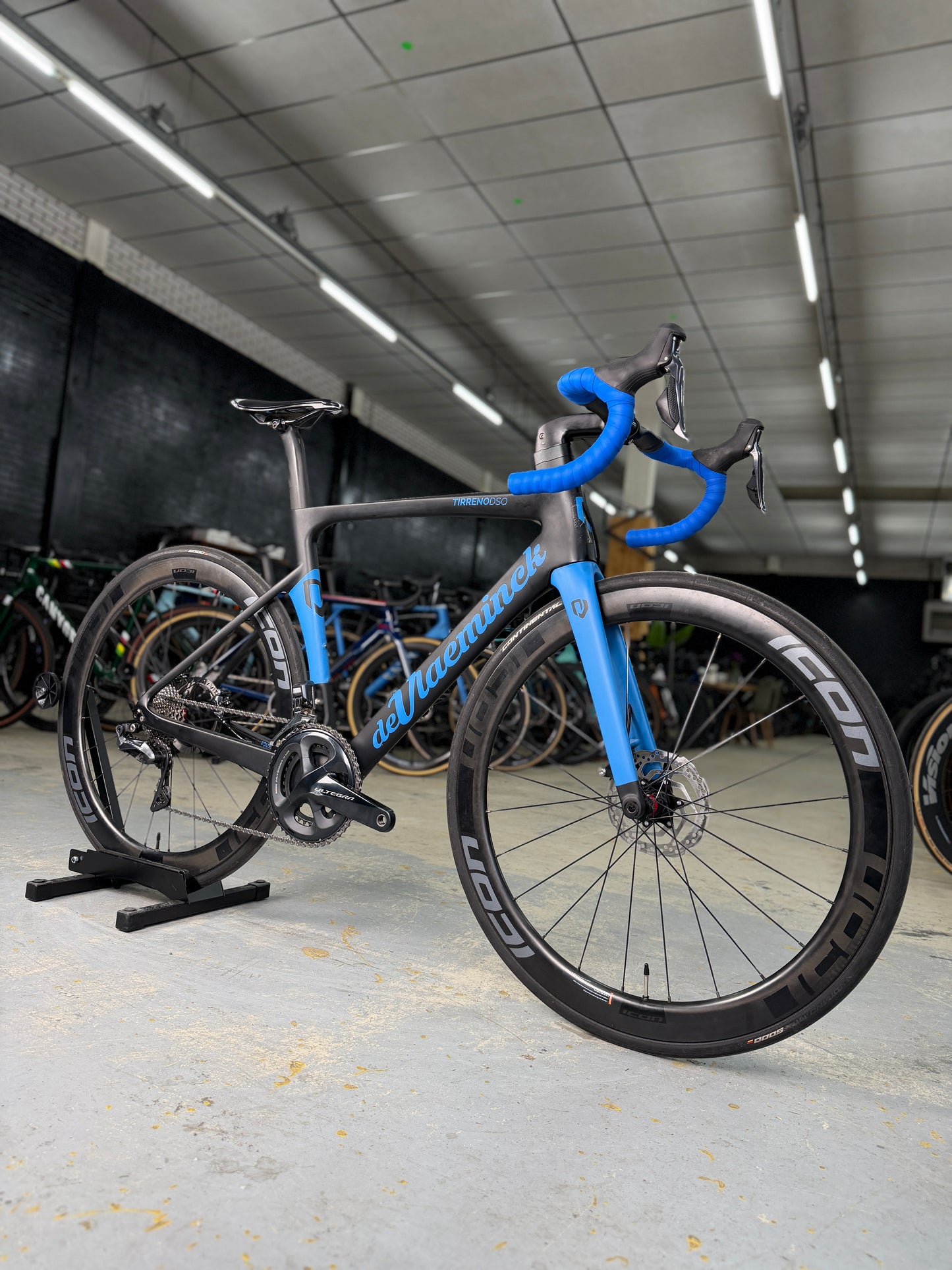 Roger de Vlaeminck Tirreno DSQ Di2 Carbon Road Bike