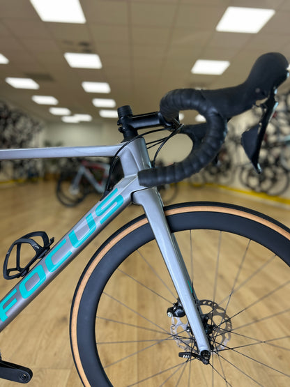 1000km Focus Izalco Max 8.7 Carbon Racefiets