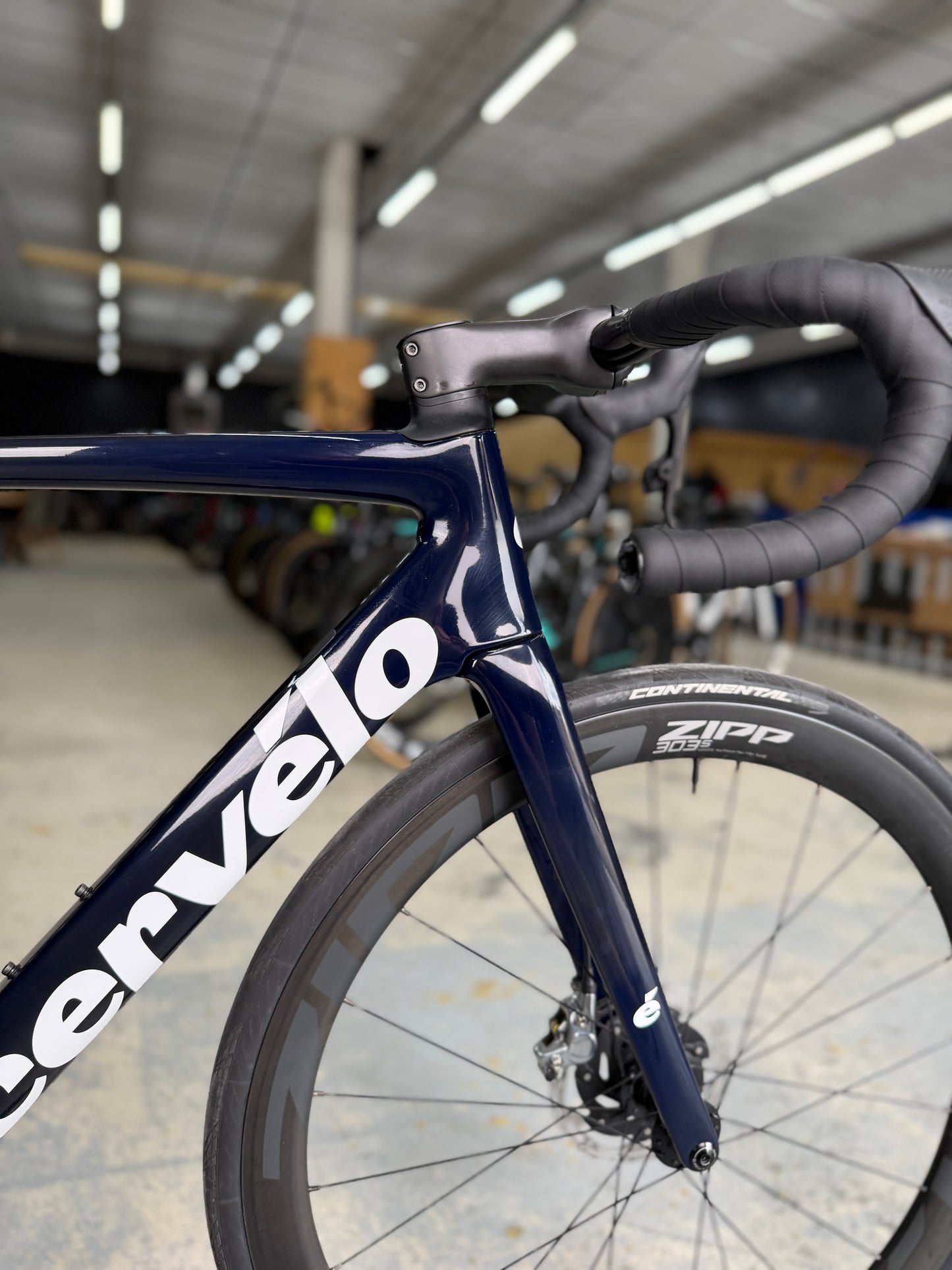 Cervélo Caledonia-5 Red eTap Carbon Racefiets