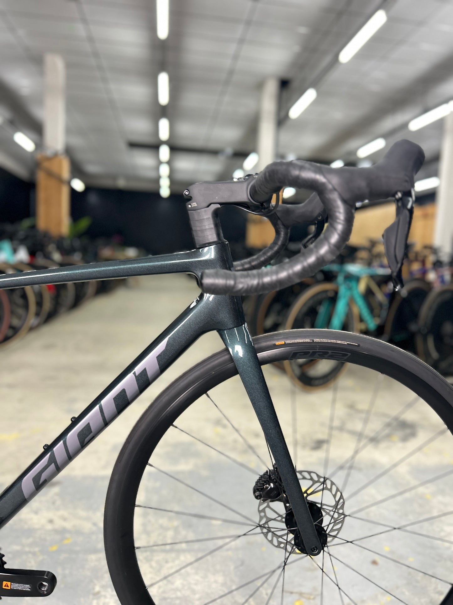 NEW Giant TCR Advanced Di2 Carbon Road Bike