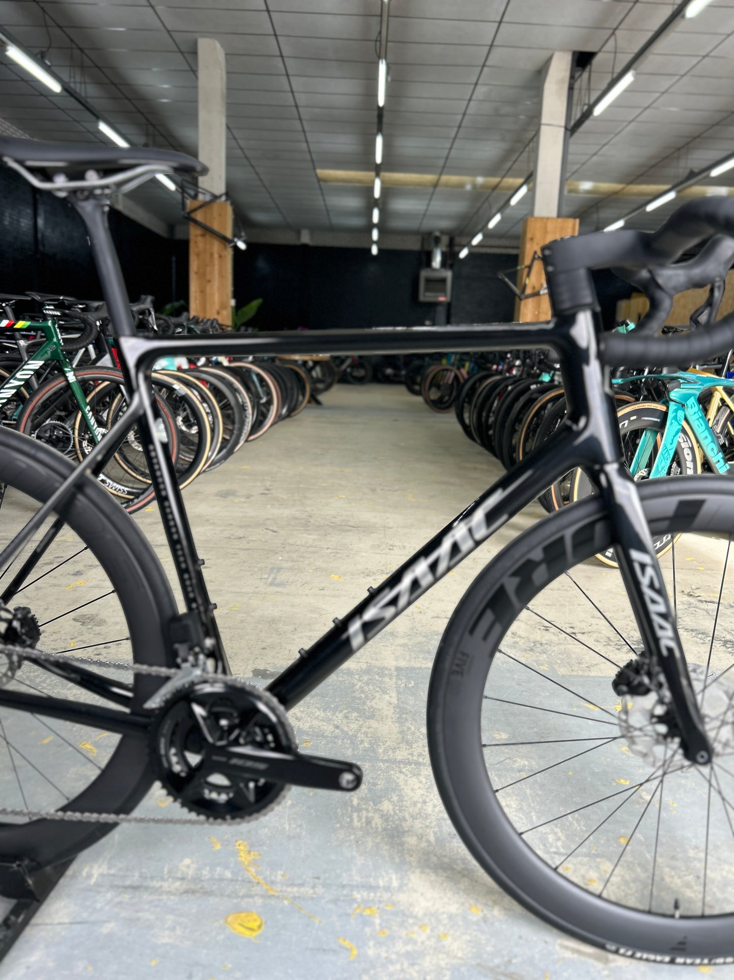 NEW Isaac Element Di2 Carbon Road Bike