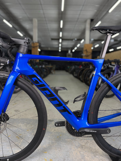 Giant Propel Advanced 2 Carbon Road Bike