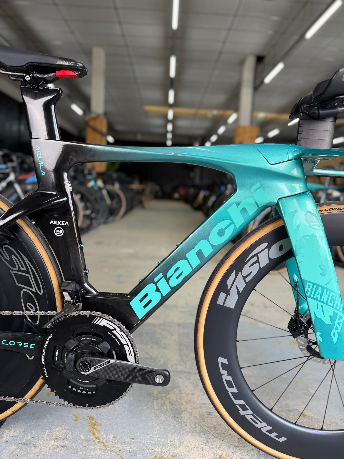 Bianchi Aquila RC Disc Di2 Carbon TT
