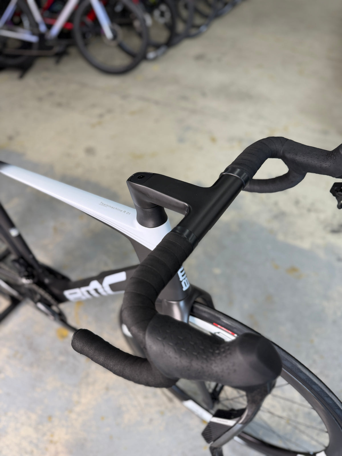 NEW BMC Teammachine R 01 AXS Carbon Road Bike