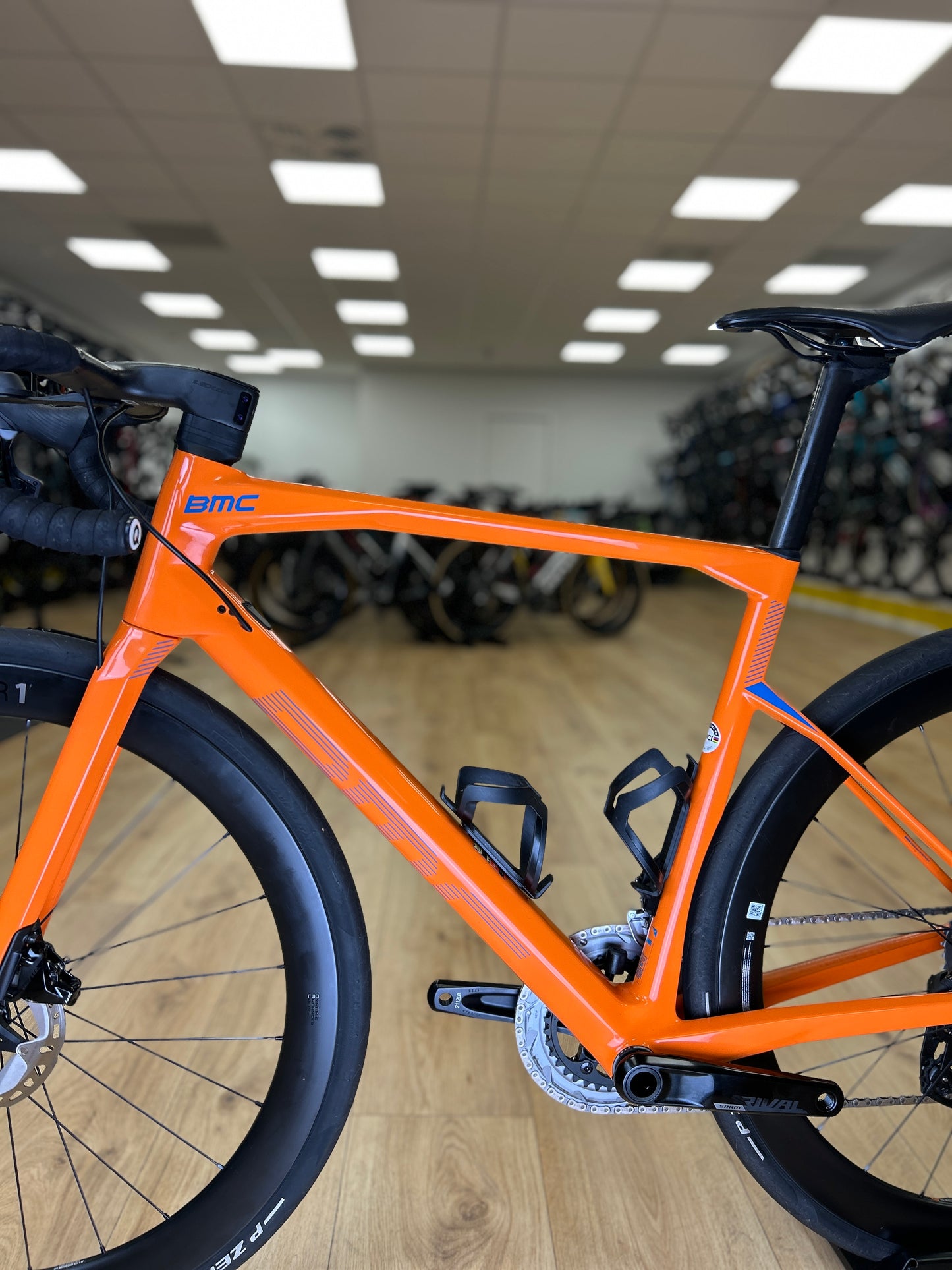 BMC RoadMachine One Carbon Racefiets