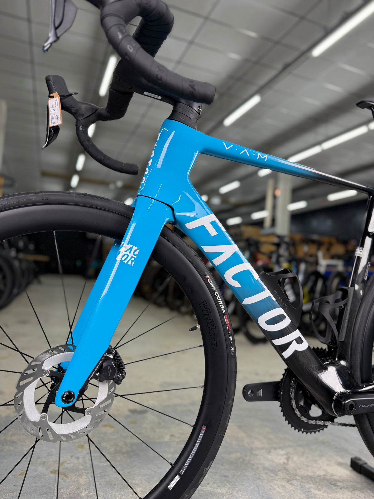 NIEUW Factor Ostro VAM Di2 Carbon Racefiets