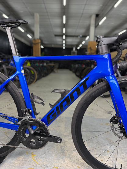 Giant Propel Advanced 2 Carbon Road Bike