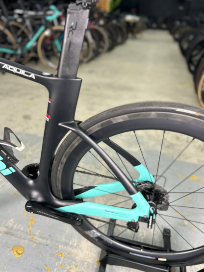 Bianchi Aquila CV Di2 Carbon Racefiets
