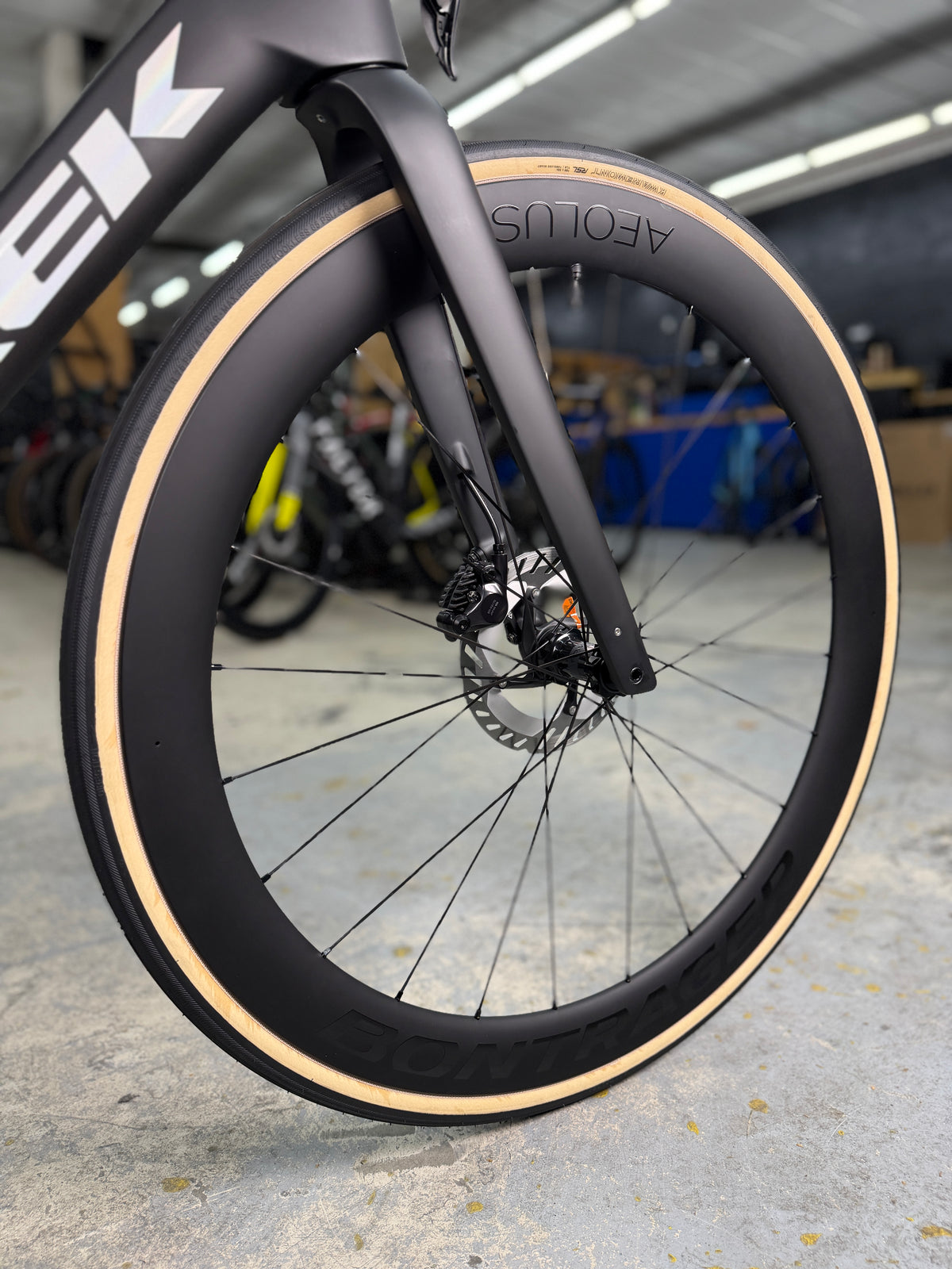 SHOWROOM Trek Domane SLR Di2 Carbon Racefiets