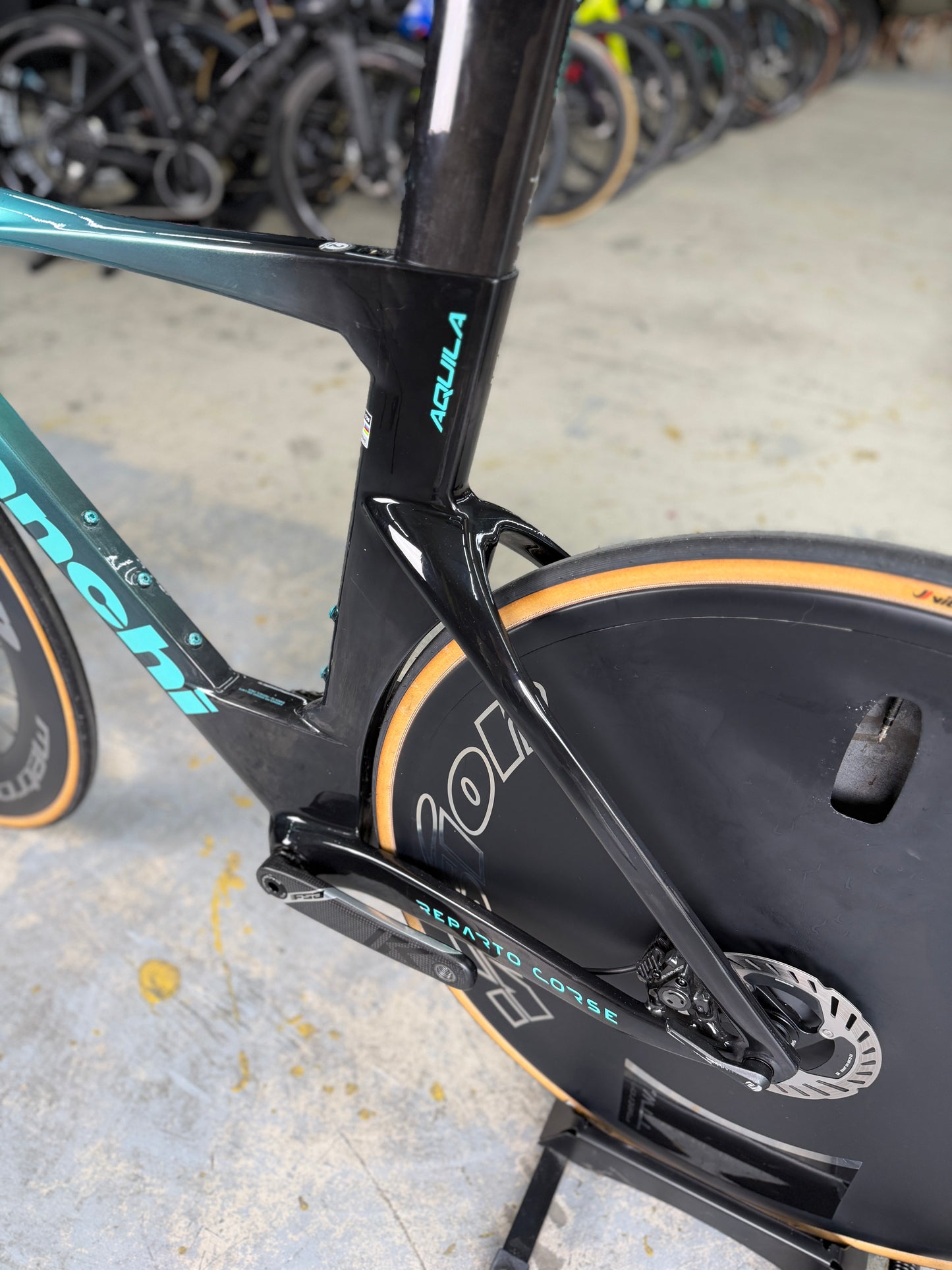 Bianchi Aquila RC Disc Di2 Carbon Racefiets
