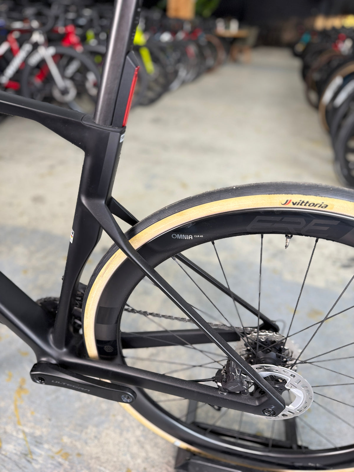 NIEUW BMC Roadmachine Di2 Carbon Racefiets