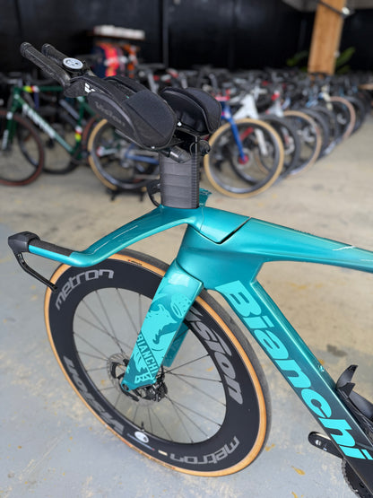 Bianchi Aquila RC Disc Di2 Carbon Road Bike