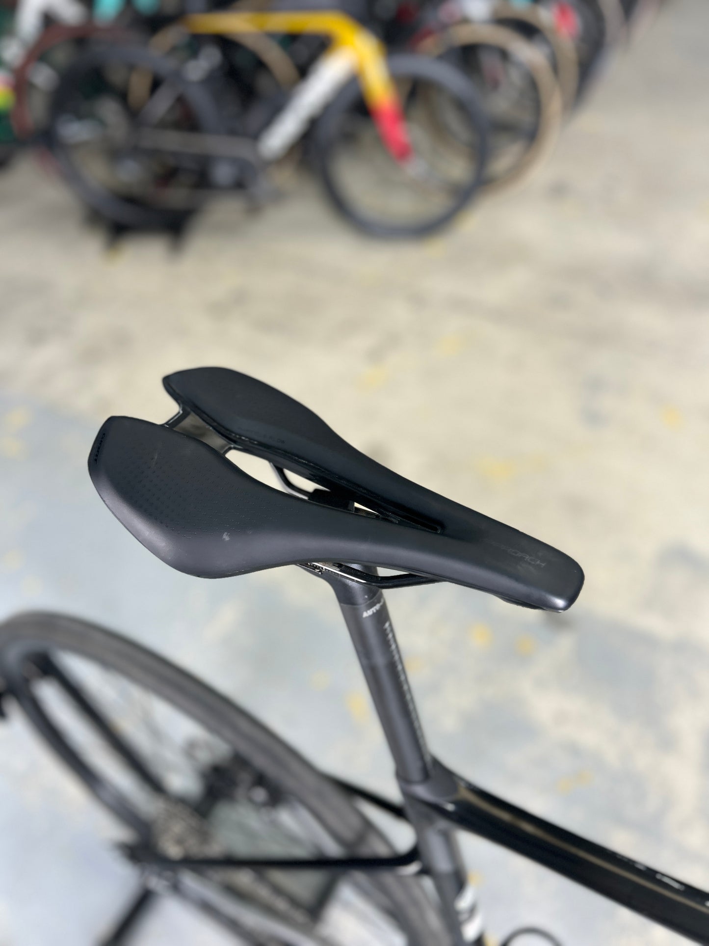Giant Defy Advanced 2 Carbon Road Bike