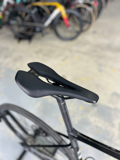 Giant Defy Advanced 2 Carbon Road Bike