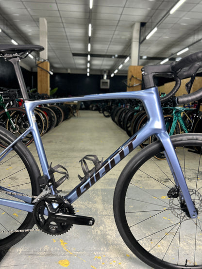 NEW Giant Defy Advanced Di2 Carbon Road Bike