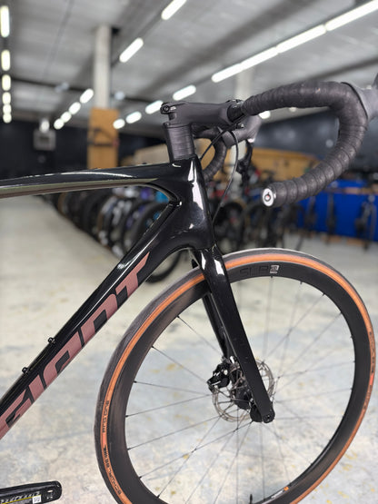 Giant Defy Advanced AXS Carbon Racefiets